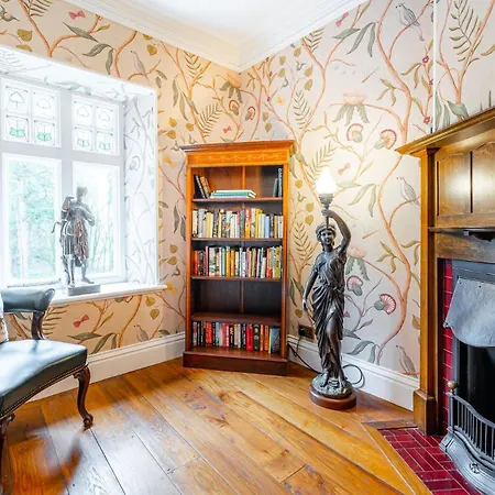 5 Bed In Staveley Oc-Lr107