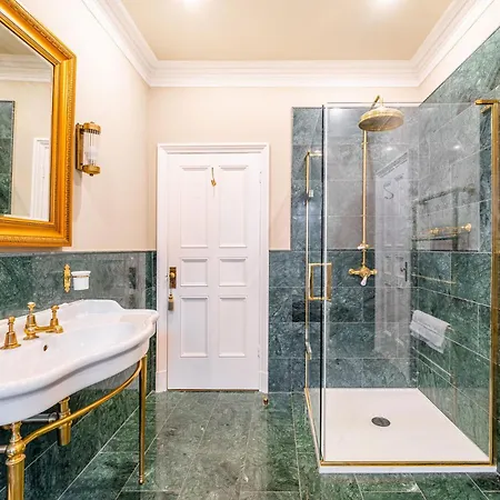 5 Bed In Staveley Oc-Lr107