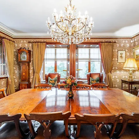 5 Bed In Staveley Oc-Lr107 *