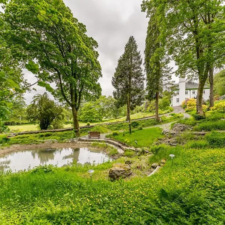 5 Bed In Staveley Oc-Lr107 Holiday home