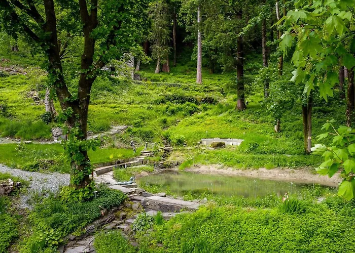 Middle Reston Nyaraló Staveley